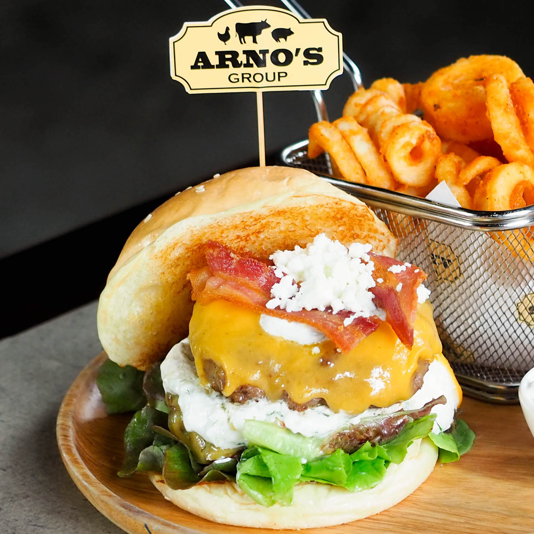 Arno's Hungarian Burger